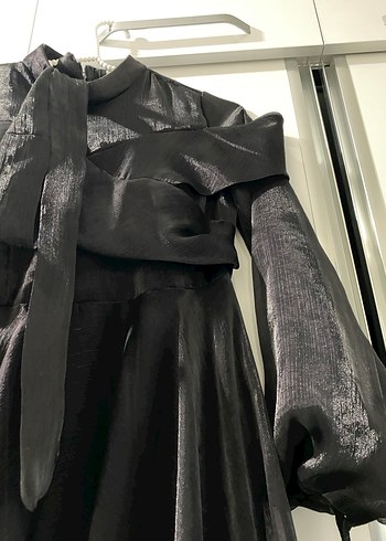 Siyah Drapeli Uzun Gotik Kadın Abiye - Görsel 3