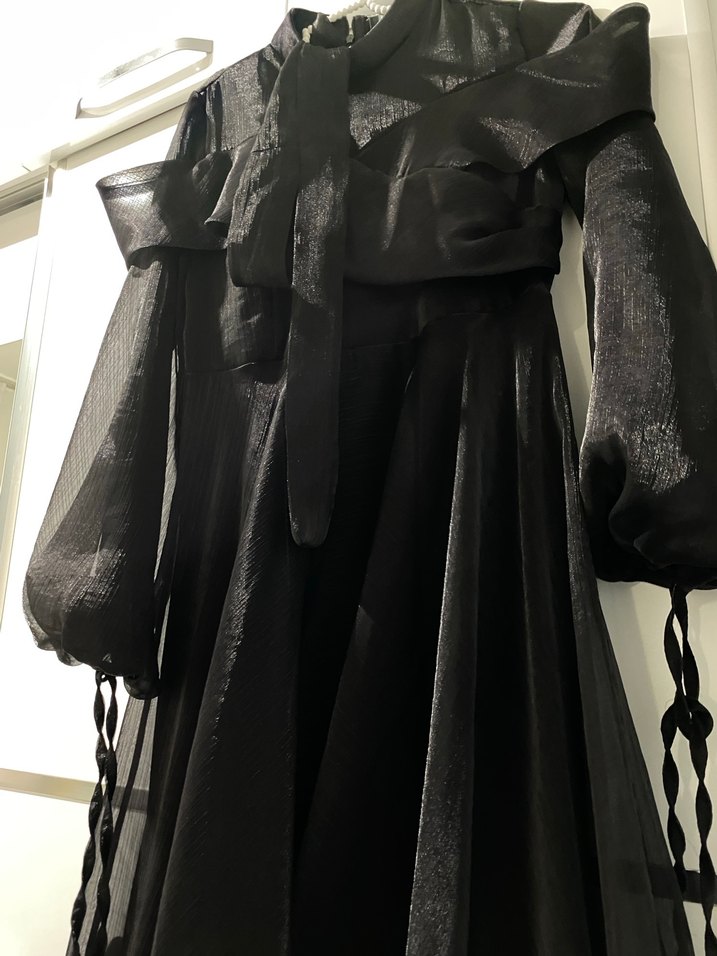 Siyah Drapeli Uzun Gotik Kadın Abiye - Görsel 4