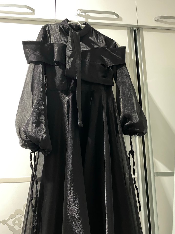 Siyah Drapeli Uzun Gotik Kadın Abiye - Görsel 2