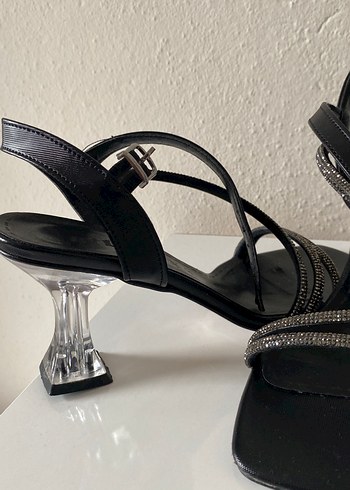 Siyah Yılan Desenli Tokalı Stiletto - Görsel 3