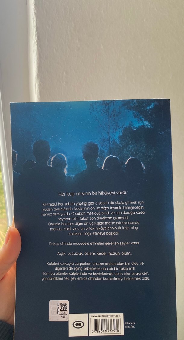 Yere Yakın Yıldızlara Uzak - Emine Tavuz - Görsel 2