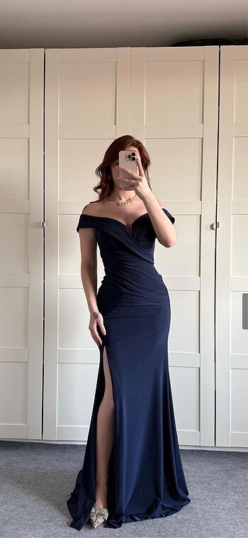 38 Beden lacivert Renk Balık kesim yırtmaçlı abiye