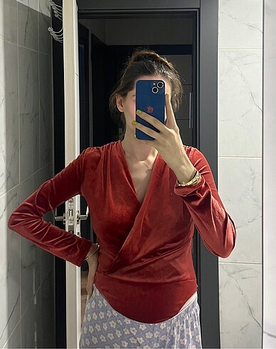 Kadife çıtçıtlı bluz