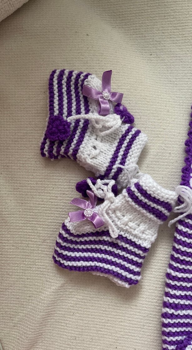 Mor Nakışlı Kız Çocuk Örgü Yelek&Patik - Görsel 3