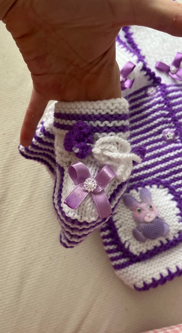 Mor Nakışlı Kız Çocuk Örgü Yelek&Patik - Görsel 4