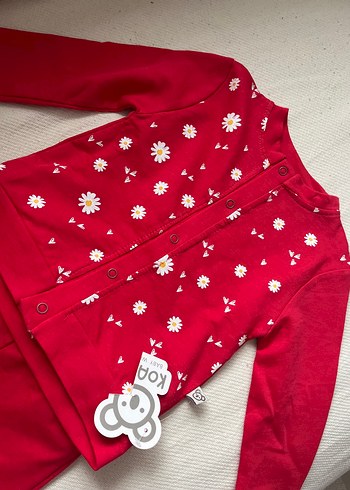 Kız Bebek Kırmızı Düğmeli Takım - Görsel 2