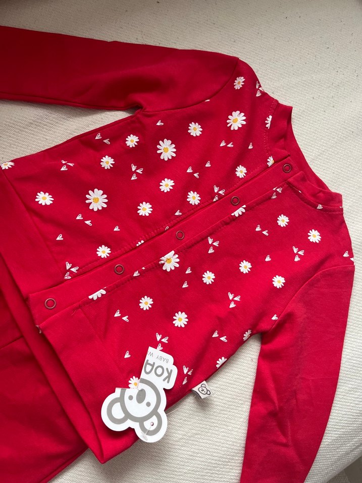 Kız Bebek Kırmızı Düğmeli Takım - Görsel 2