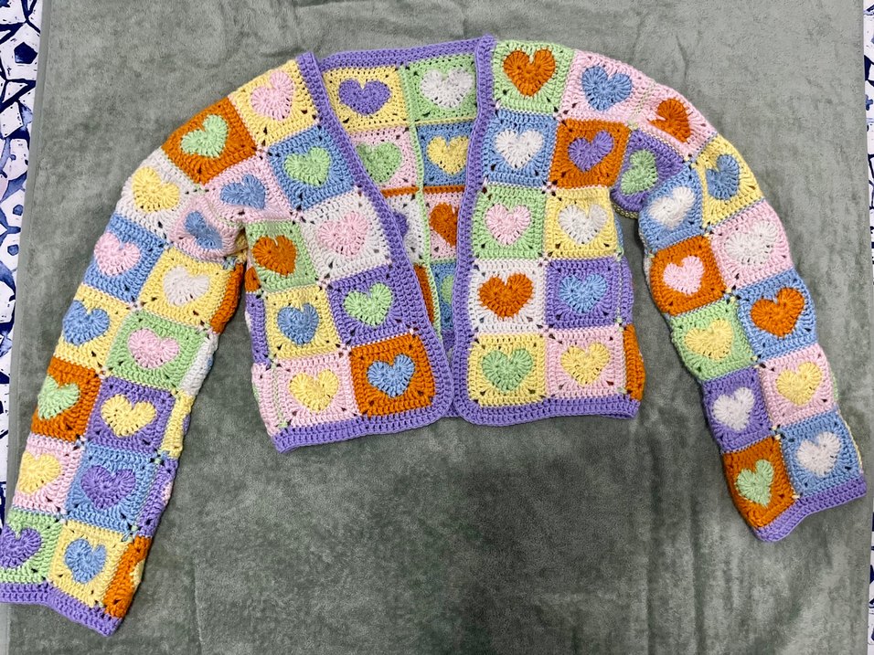 renkli kalpli örgü hırka - Görsel 5