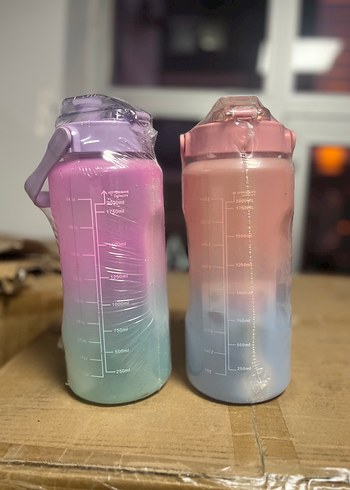 Pastel Renkli Su Şişesi