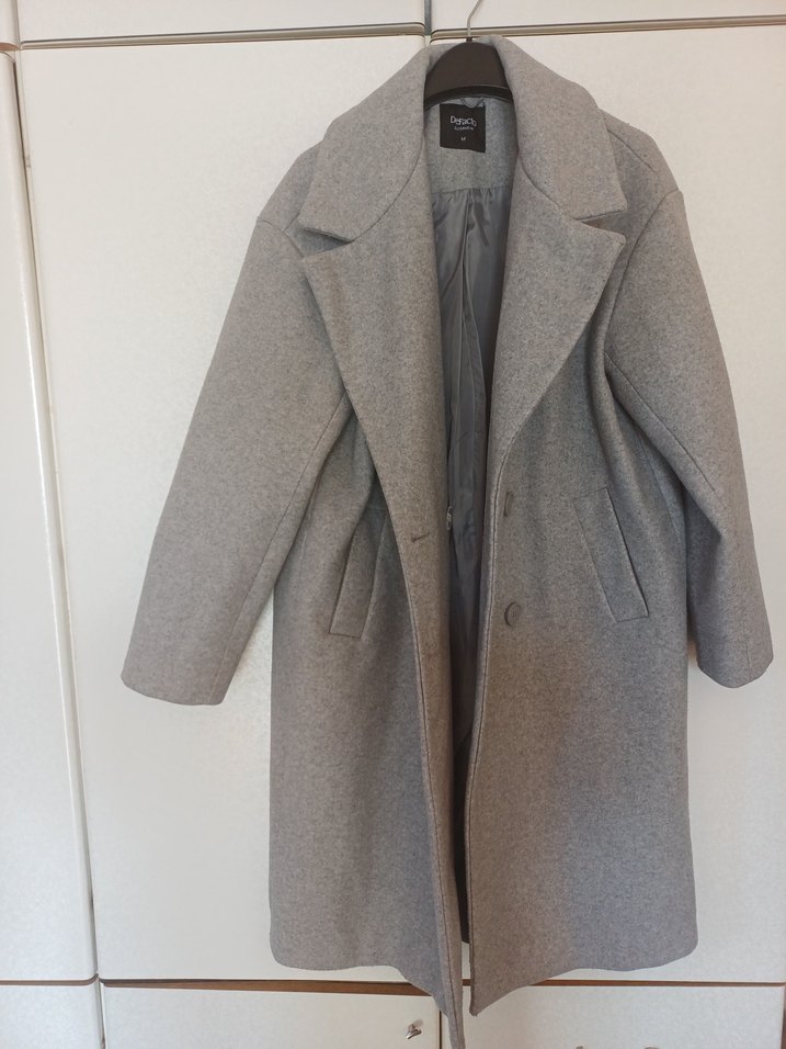 Gri Düğmeli Kışlık Kaban - Görsel 2