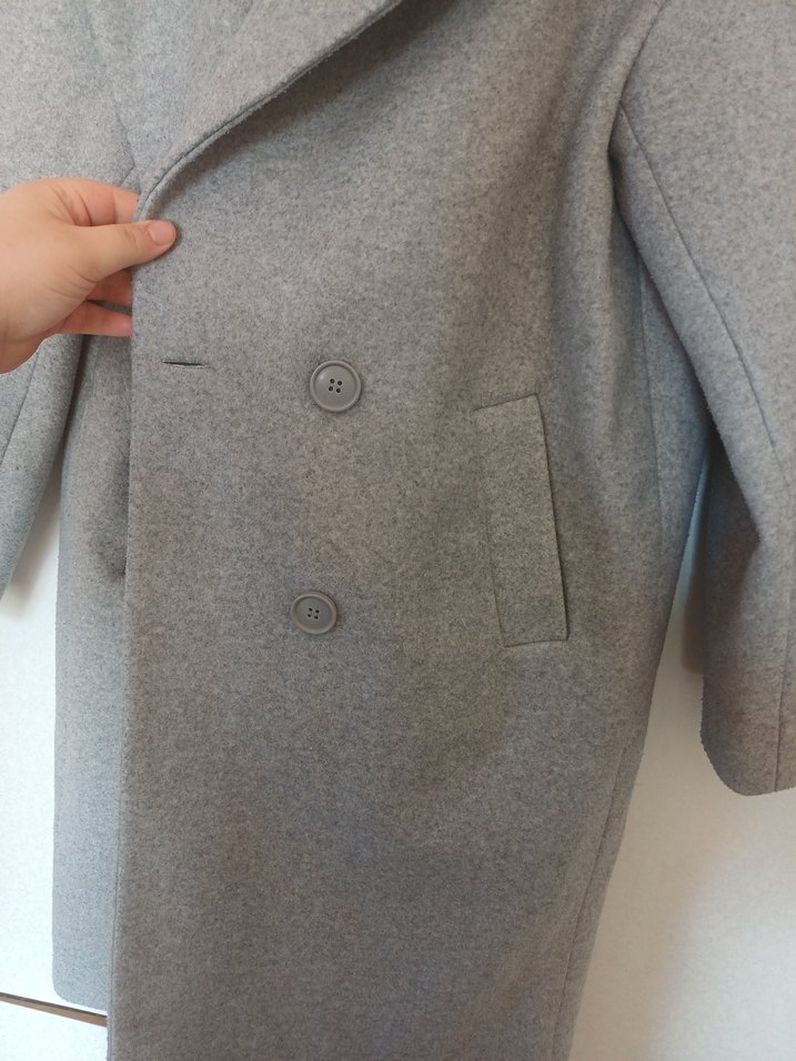 Gri Düğmeli Kışlık Kaban - Görsel 3