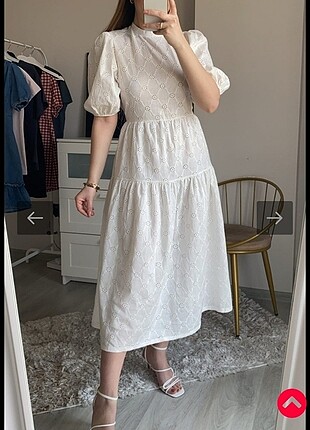 Zara sırtı açık elbise 