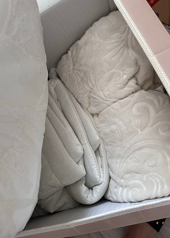 Krem dal işlemeli gelin yatak örtüsü seti - Görsel 4