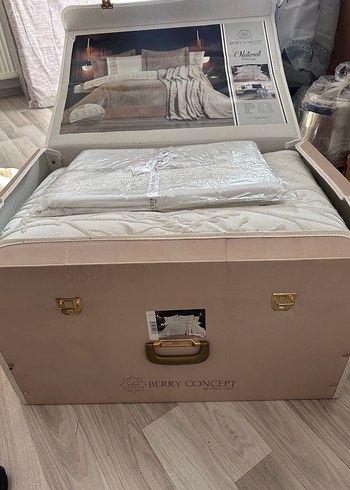 Krem dal işlemeli gelin yatak örtüsü seti - Görsel 7