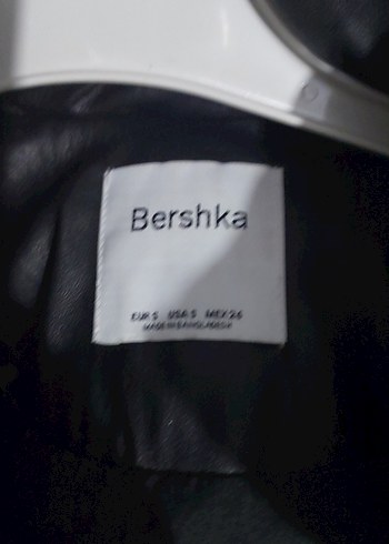 Bershka Siyah Deri Şişme Kadın Mont - Görsel 3