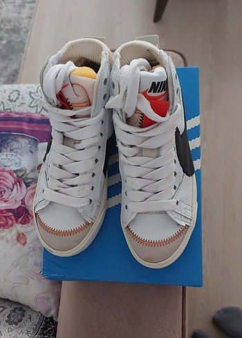 Nike Beyaz Siyah Kadın Spor Ayakkabı - Görsel 2