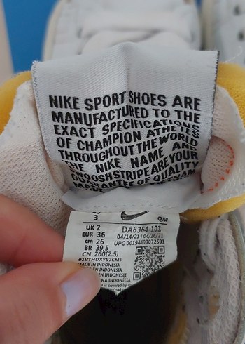 Nike Beyaz Siyah Kadın Spor Ayakkabı - Görsel 4