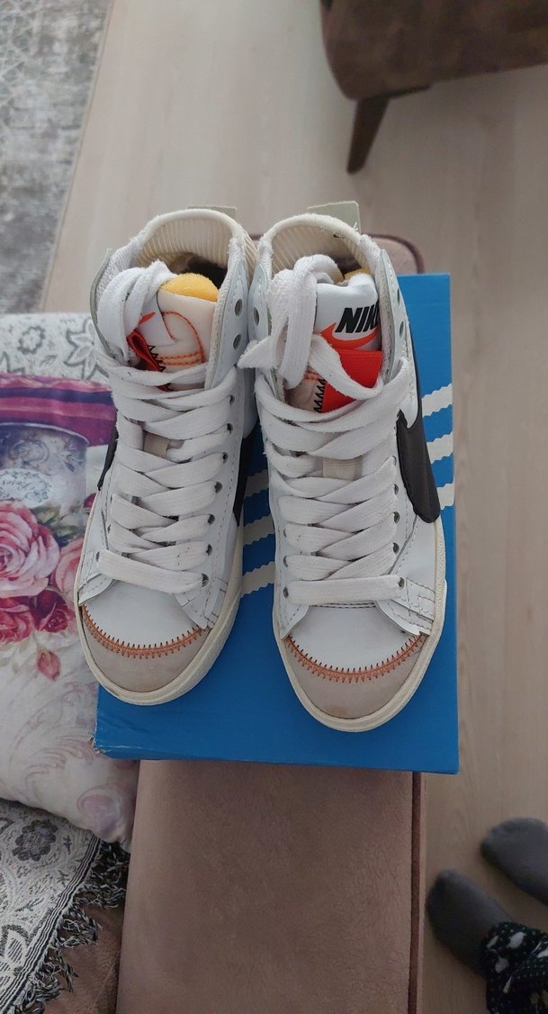 Nike Beyaz Siyah Kadın Spor Ayakkabı - Görsel 2