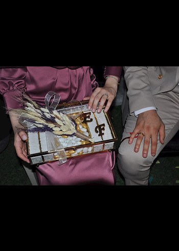 Parlak Altın detaylı cam kutu - Görsel 4