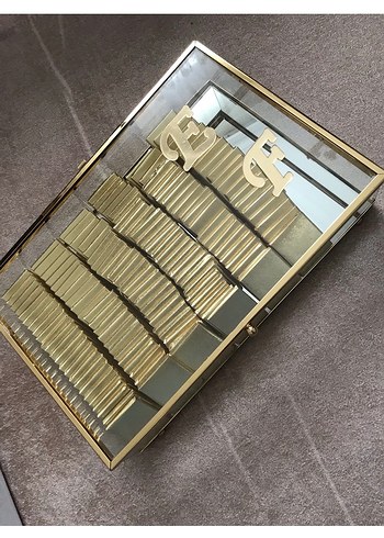 Parlak Altın detaylı cam kutu - Görsel 3