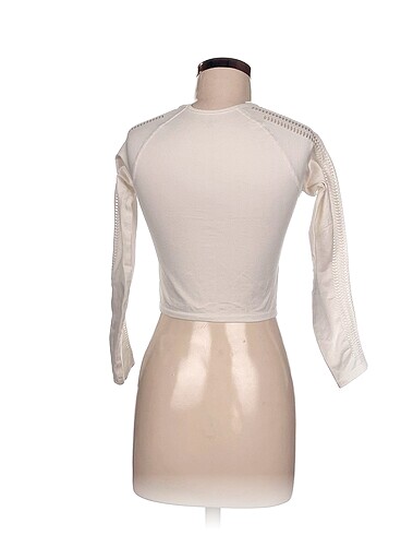m Beden Urban Outfitters T-shirt %70 İndirimli.