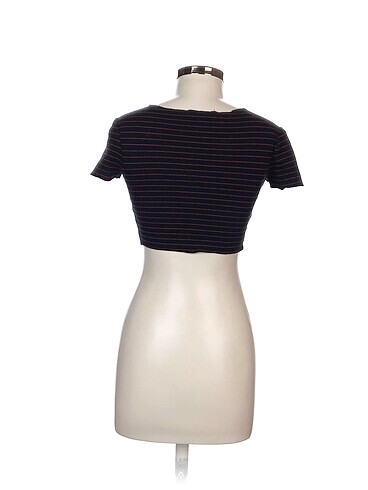 s Beden Zara T-shirt %70 İndirimli.