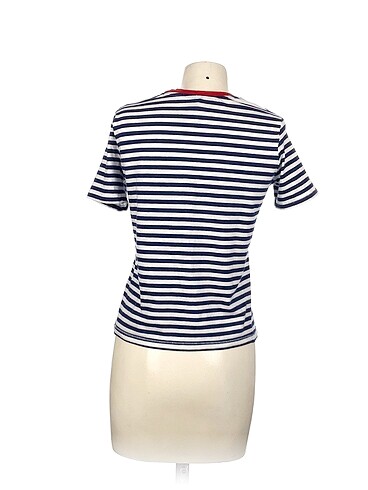 s Beden Diğer T-shirt %70 İndirimli.