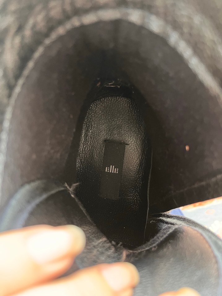 Elle marka Gri Deri Nakışlı Kadın Bot - Görsel 4