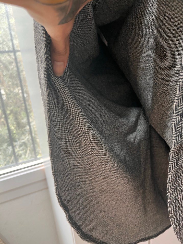 Koldan geçmeli kapşpnlu pelerin - Görsel 3