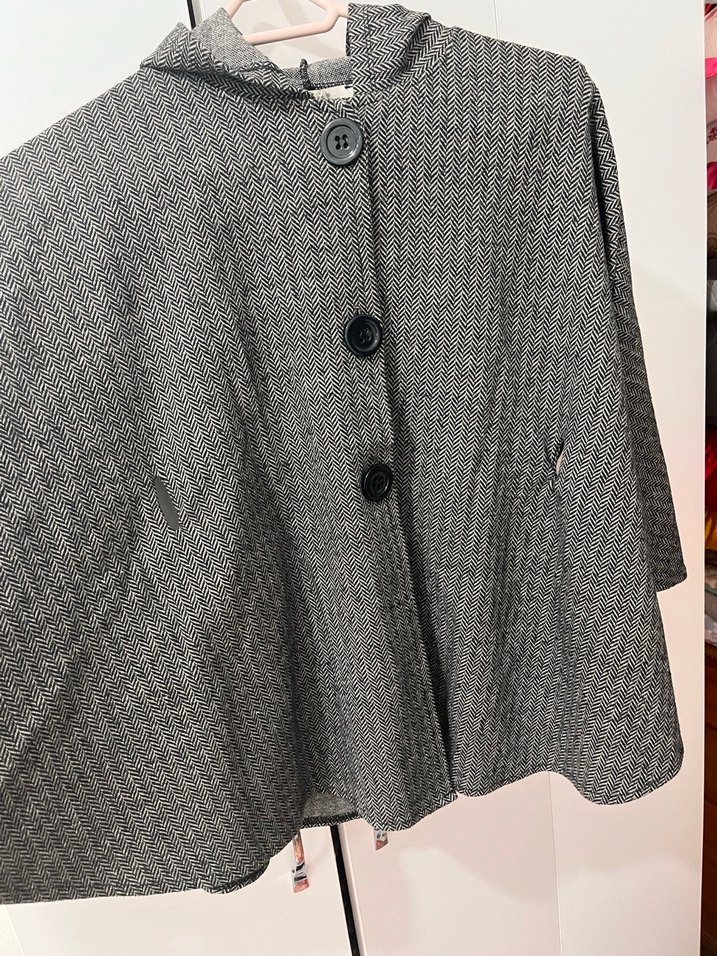 Koldan geçmeli kapşpnlu pelerin - Görsel 2