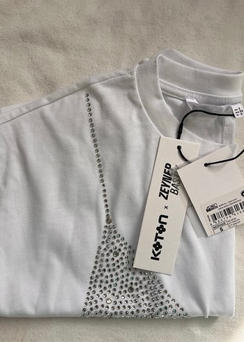 Kadın Beyaz V Yaka Payetli Crop Top - Görsel 4