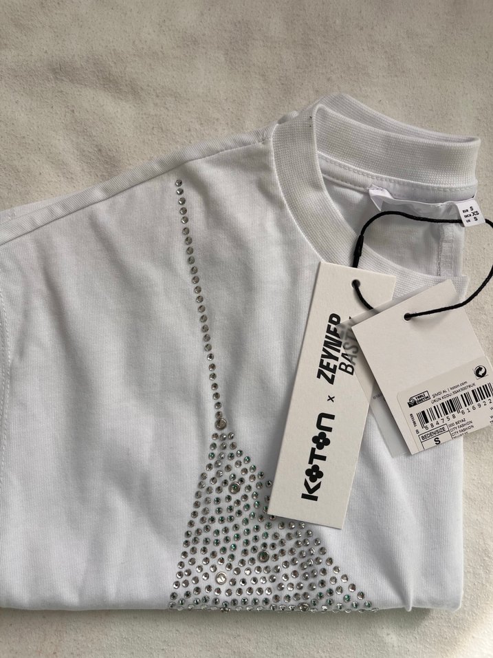 Kadın Beyaz V Yaka Payetli Crop Top - Görsel 4