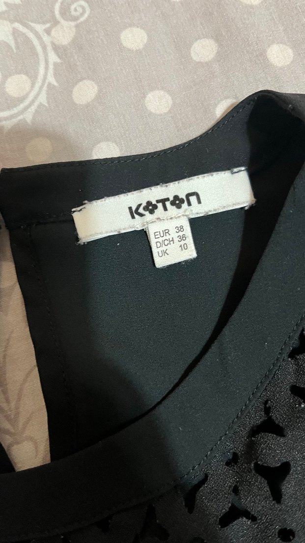 Dantel Detaylı Siyah V Yaka Kadın Bluz - Görsel 3