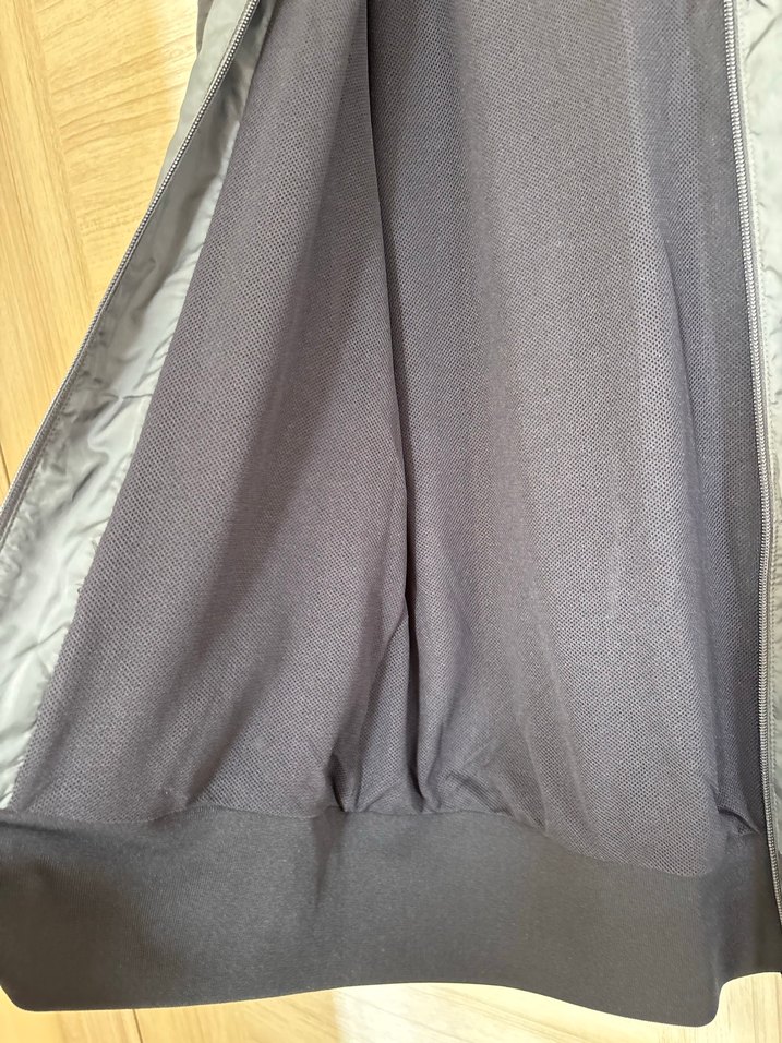 Gri Kapüşonlu Erkek Spor Yağmurluk - Görsel 3