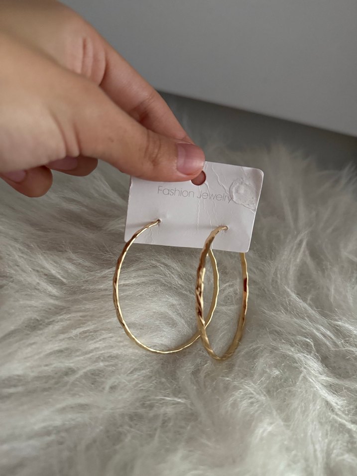 Altın Renkli Çelik Halka Küpe - Görsel 2