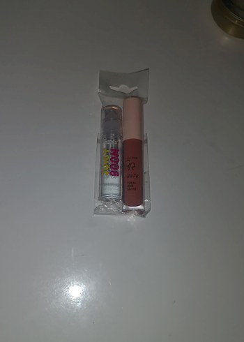 Kırmızı Ruj ve Şeffaf Parlatıcı Seti - Görsel 2