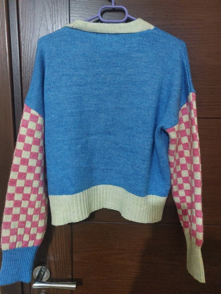 Çiçek Desenli Çok Renkli Örgü Hırka - Görsel 4