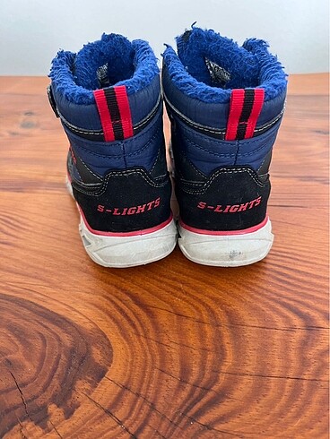 26 Beden lacivert Renk Skechers ışıklı bot