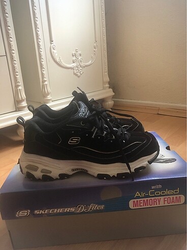 Skechers