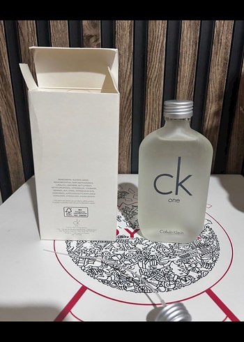 Calvin Klein CK One Erkek Parfüm 200 ml - Görsel 2