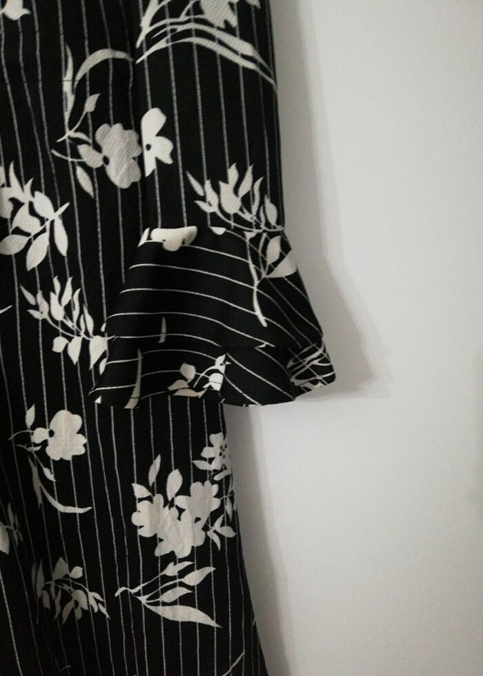 Siyah beyaz elbise  - Görsel 2