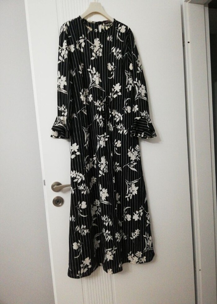 Siyah beyaz elbise  - Görsel 3