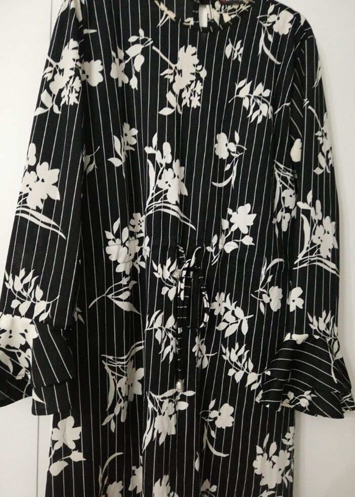 Siyah beyaz elbise  - Görsel 4