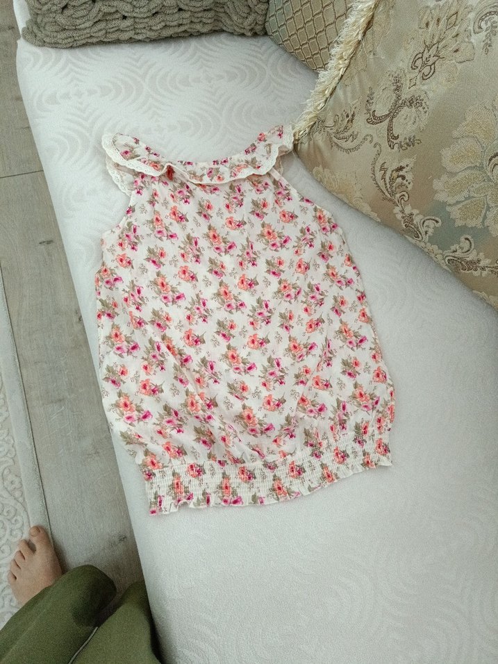 Kız Çocuk Beyaz Çiçekli Fırfırlı Bluz - Görsel 2