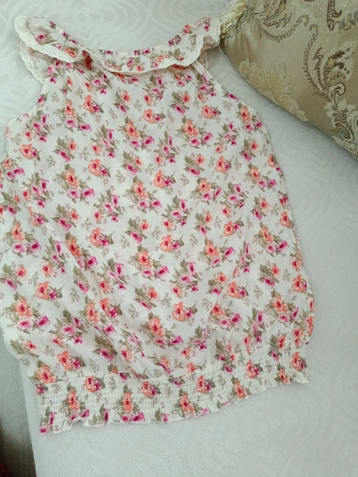 Kız Çocuk Beyaz Çiçekli Fırfırlı Bluz - Görsel 3