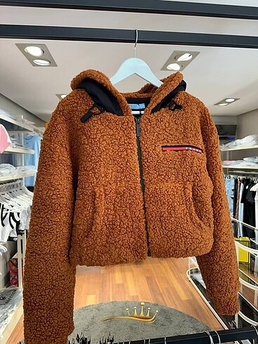 PRADA MONT