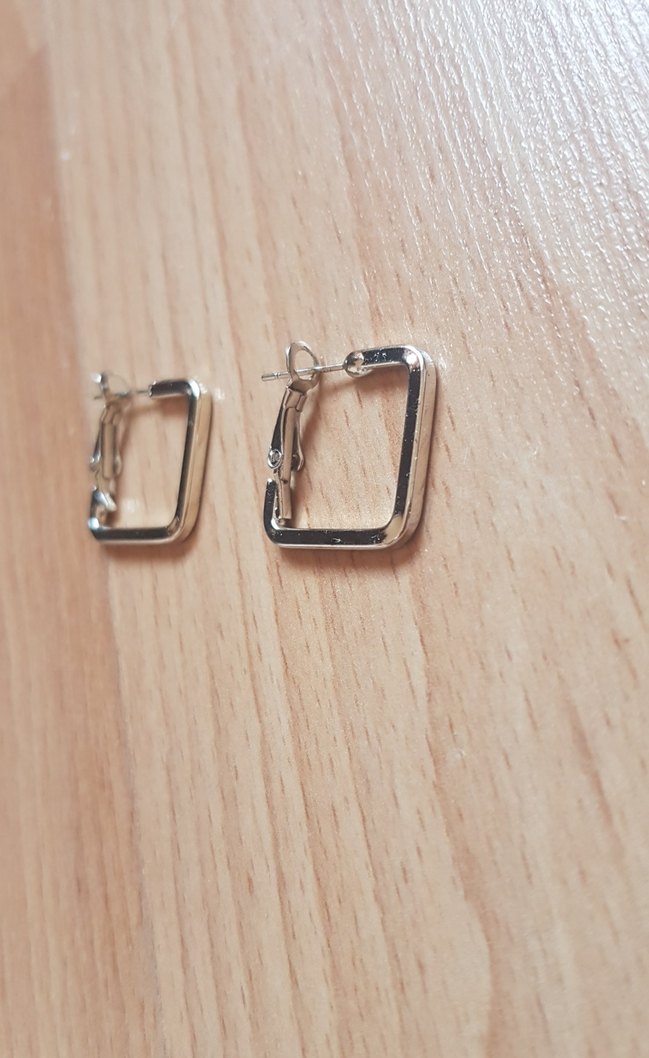 Bej Mini Kemerli Kadın Küpeler - Görsel 2