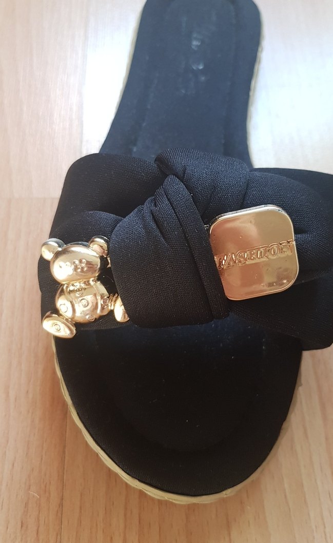 Siyah Tokalı Kadın Dolgu Topuk Terlik - Görsel 3