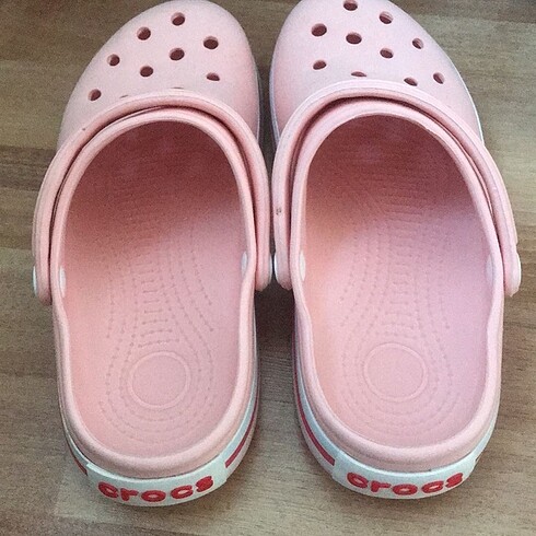 Crocs Crocs pembe terlik 39 ama 38 için daha uygun