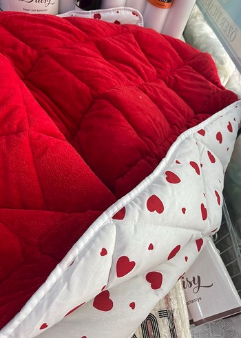 Parlak Kırmızı yorgan - Görsel 3